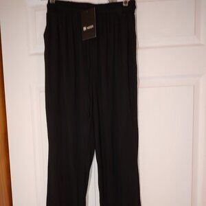 NWT Neer Black Rayon/Polyester/Spandex Pull on Pants with Pockets-Medium